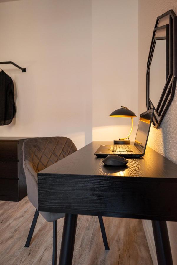 Maremar - Design Apartment - Luxus Boxspringbett - Zentral - Kueche - Arbeitsplatz - Highspeed Wlan Гера Екстериор снимка